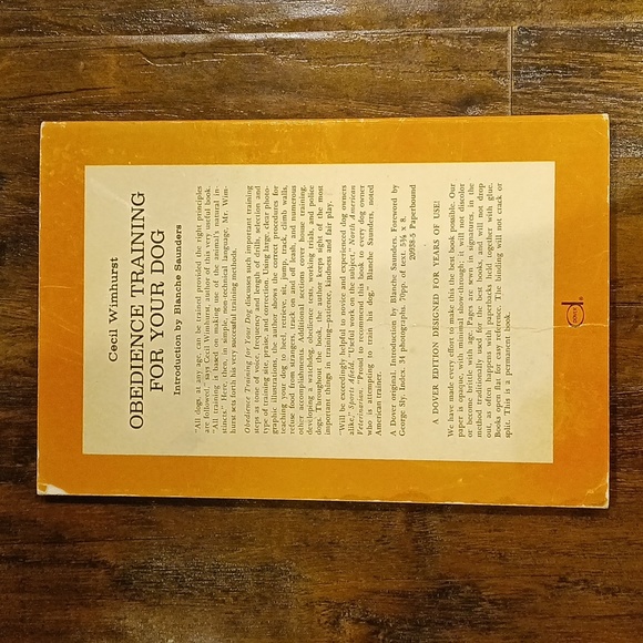 4 Dog Training & Obedience Guidebooks Bundle - Picture 7 of 14